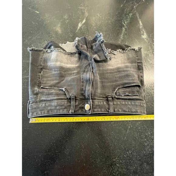 American Eagle Outfitters black faded Hi-rise Shortie denim shorts 12 - Picture 8 of 10